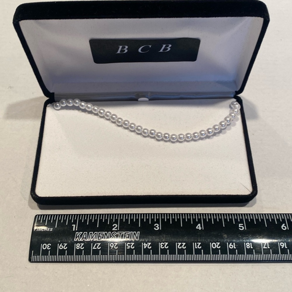 NIB 16” Strand of Faux mini pearls in velvet gift box
